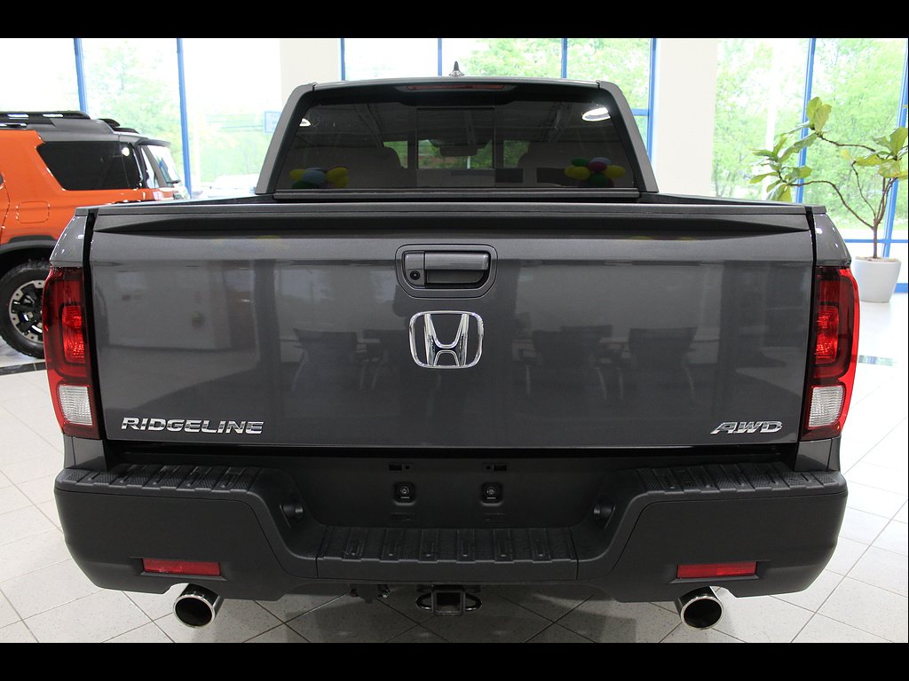 Certified Used 2023 Modern Steel Metallic Honda RTL image 6