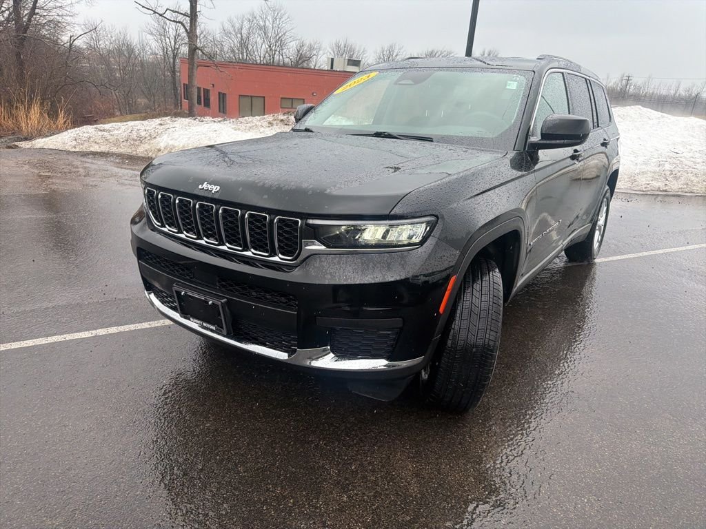 Used 2023 Black Jeep Laredo image 3