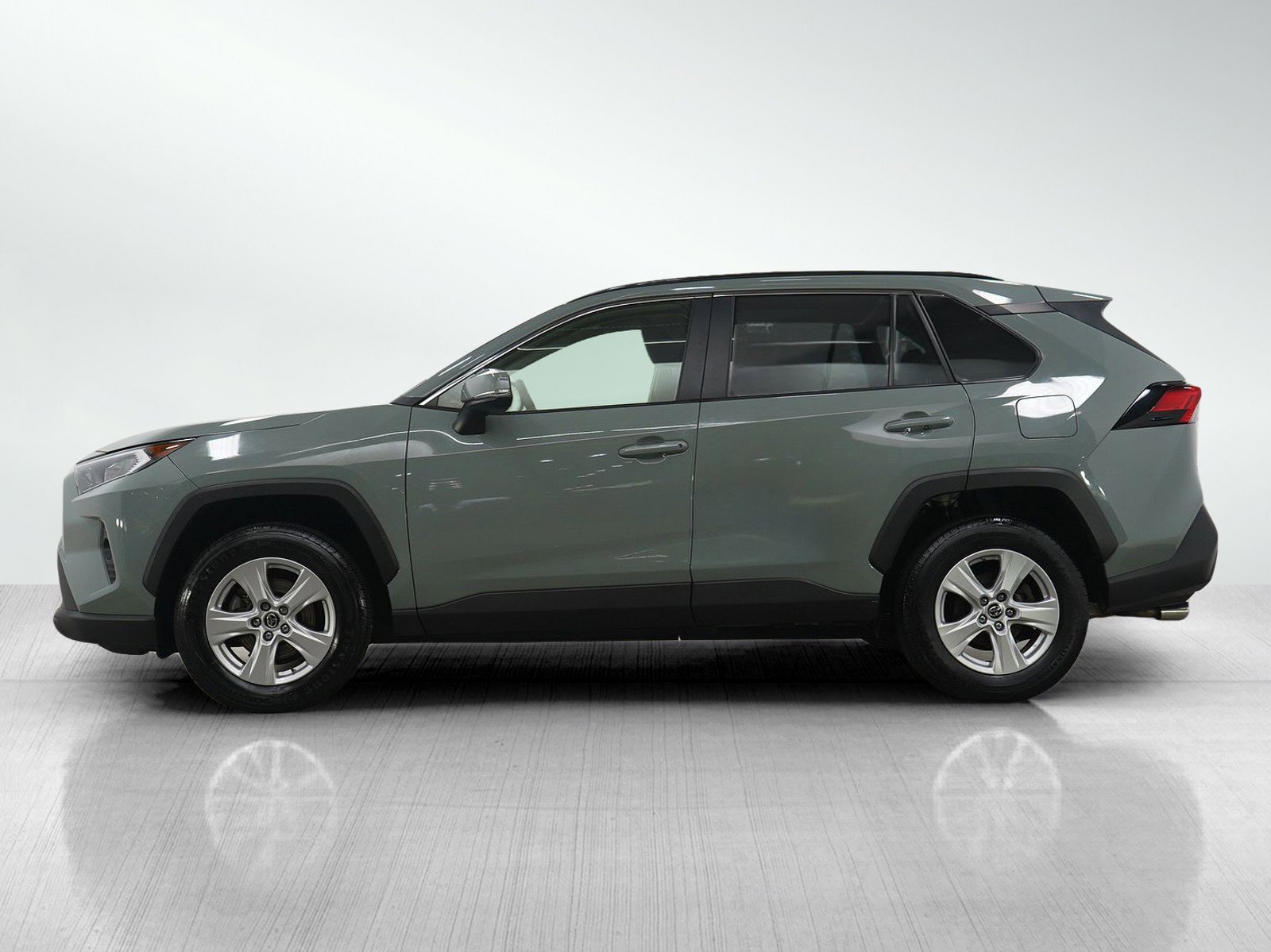 Used 2019 Toyota RAV4 XLE with VIN JTMP1RFV2KJ008441 for sale in White Bear Lake, Minnesota