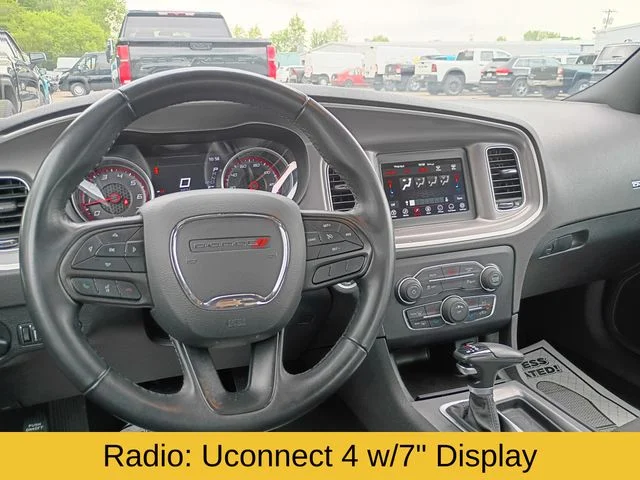 Used 2022 White Dodge SXT image 10