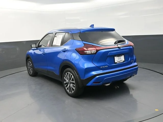 Used 2023 Blue Nissan SV image 7