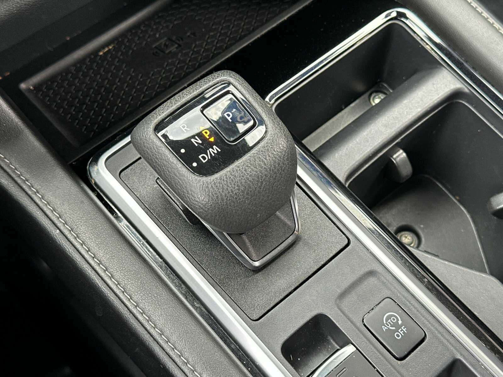 Used 2023 Pearl White Nissan SL 4D Sport Utility image 27