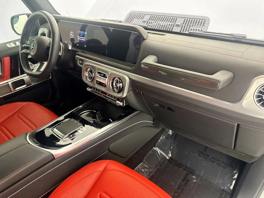 Used 2025 White Mercedes-Benz G 550 image 28