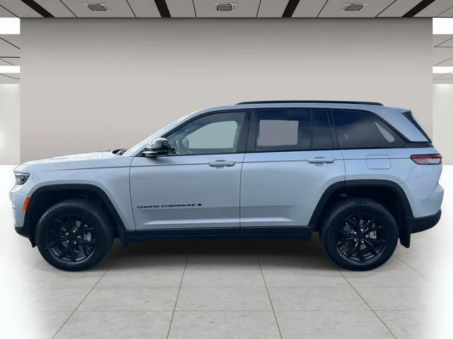 New 2025 Silver Zynith Exterior Paint Jeep  image 7