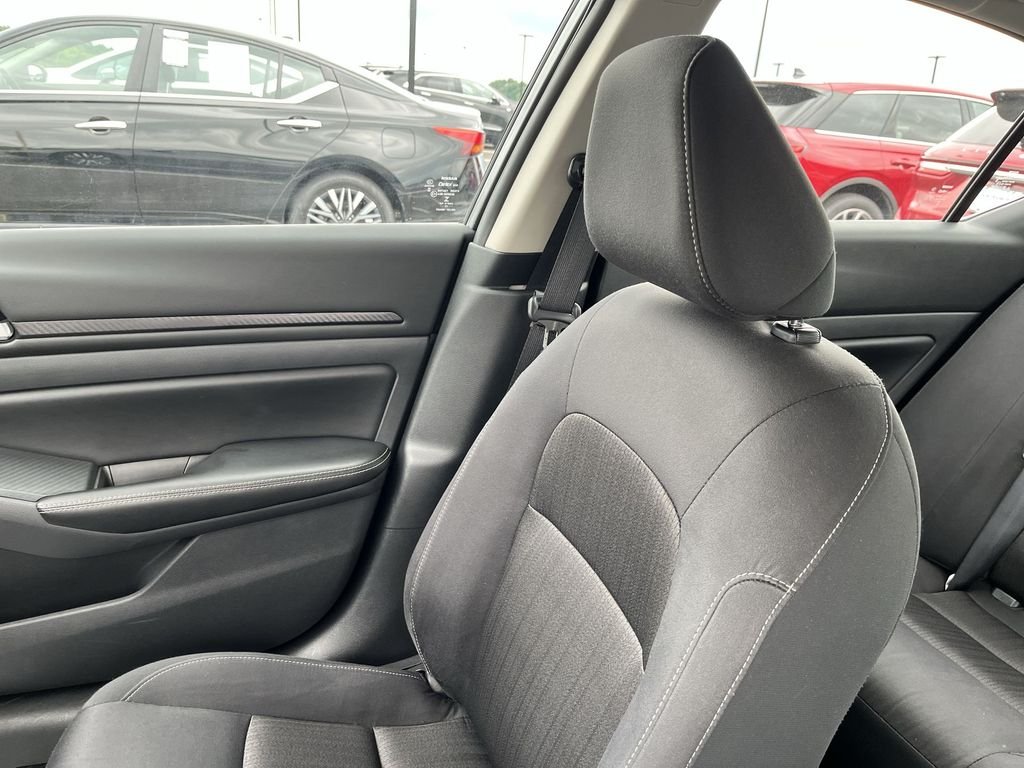 Used 2025 Gun Metallic Nissan 2.5 SV image 20