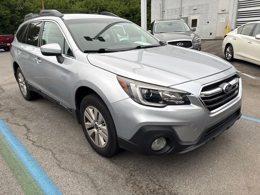 Used 2018 Silver Subaru 2.5i Premium image 1