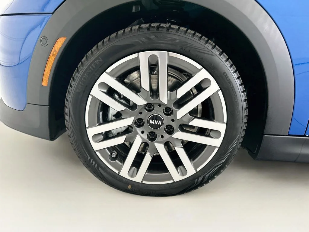 New 2026 Icy Sunshine Blue Metallic MINI Signature Plus image 27