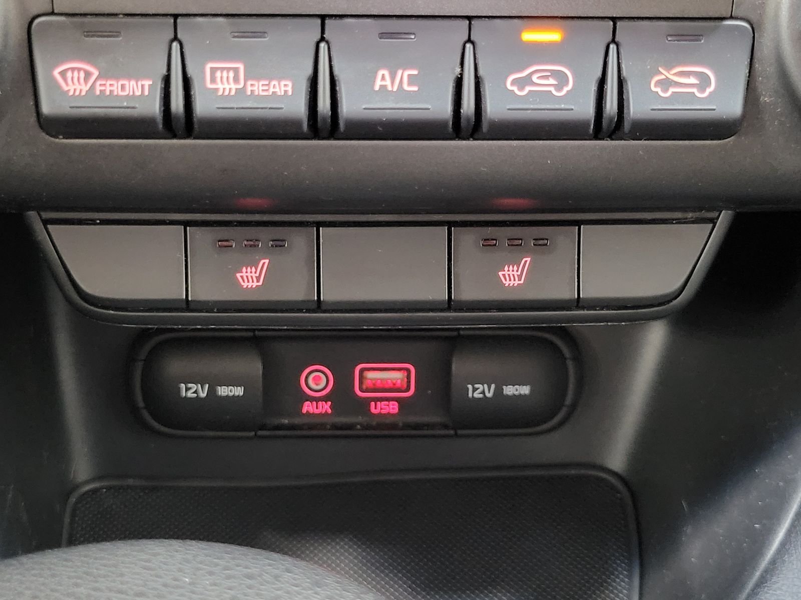 Used 2019 White Kia LX image 22