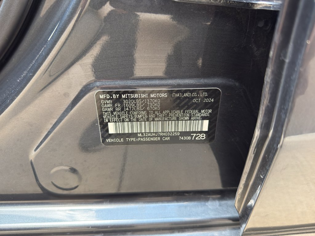 Used 2024 Graphite Gray Metallic Mitsubishi ES image 31