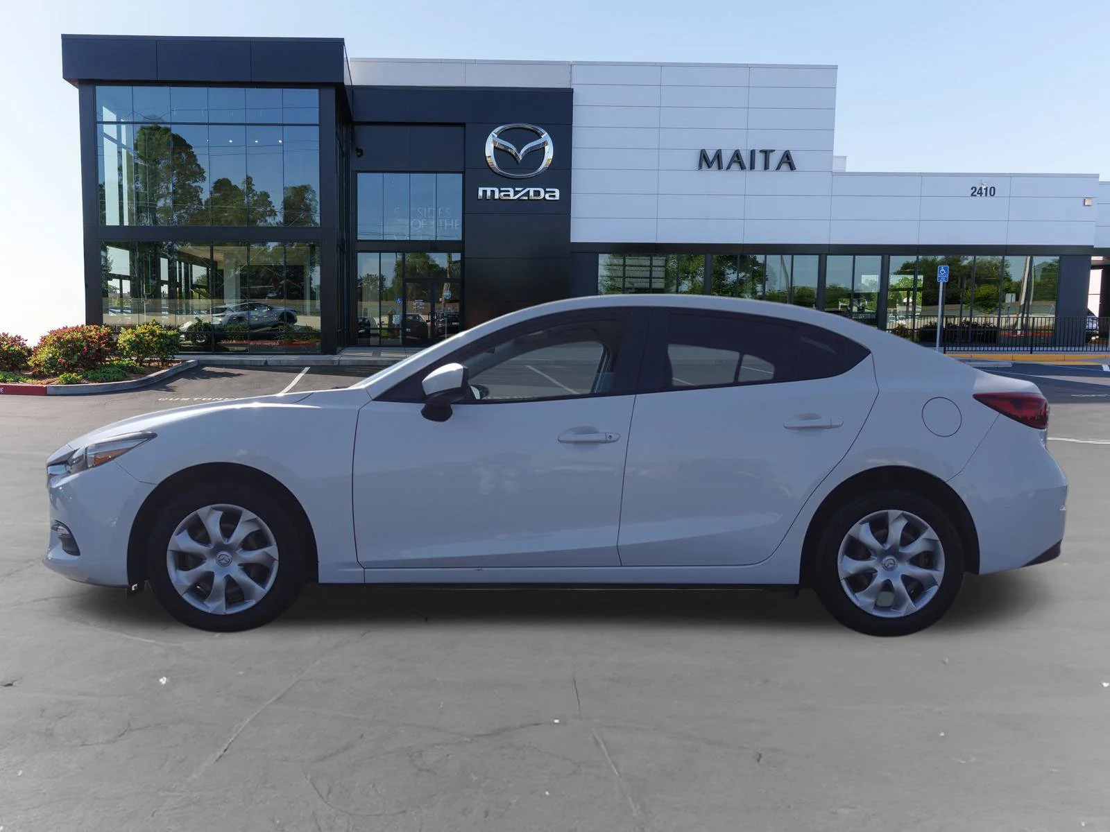 Used 2017 Snowflake White Pearl Mica Mazda Sport image 6