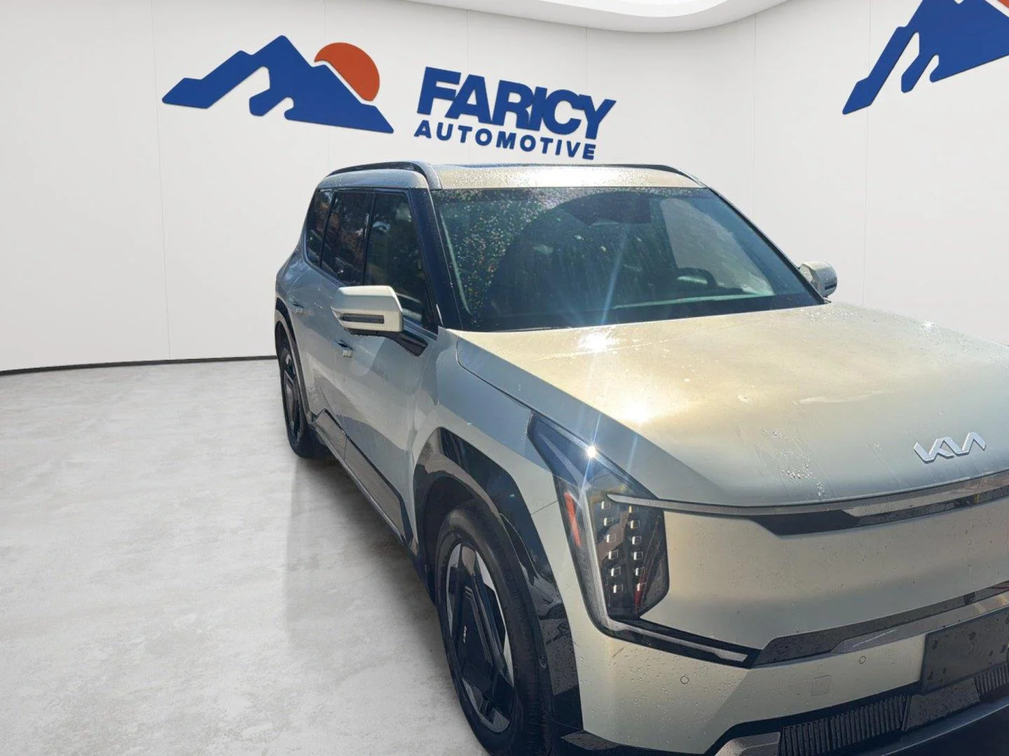 Used 2024 Ivory Silver Matte Kia Land image 3