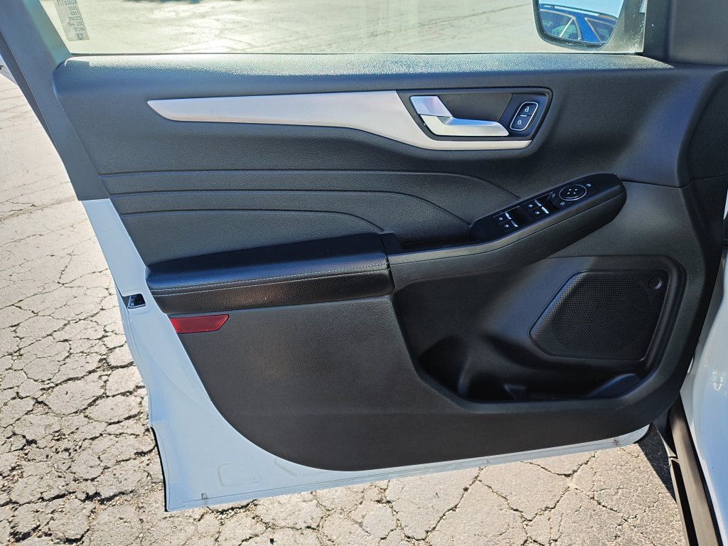 Used 2022 White Ford SEL image 12