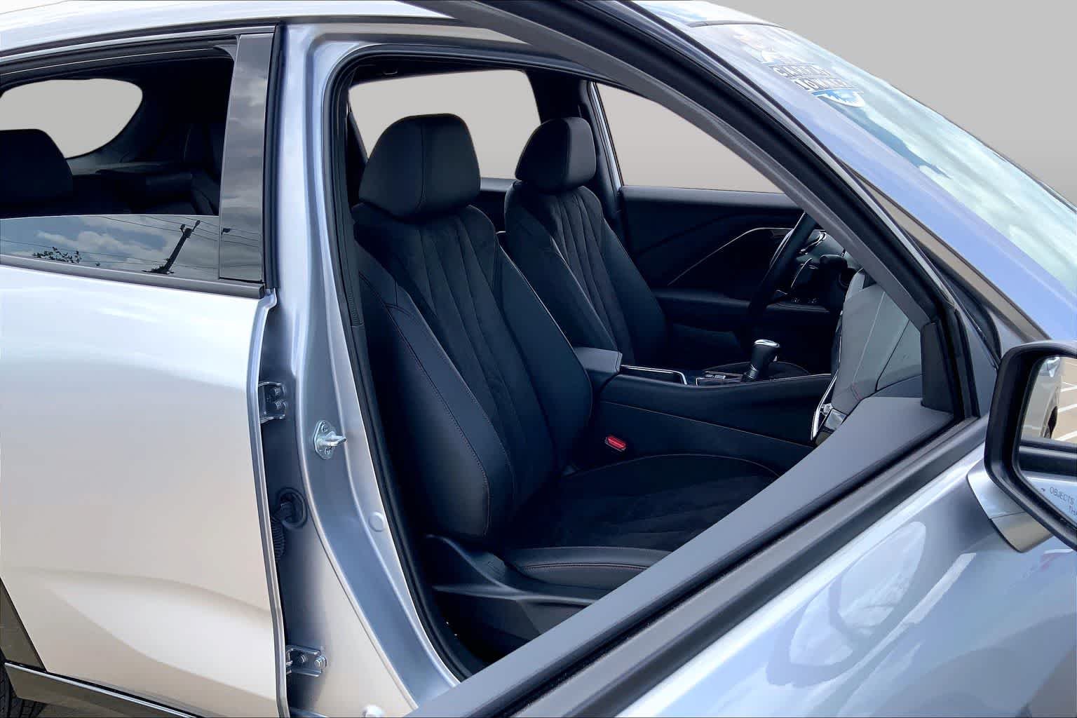 Used 2025 Solar Silver Metallic Acura w/A-Spec Package image 9