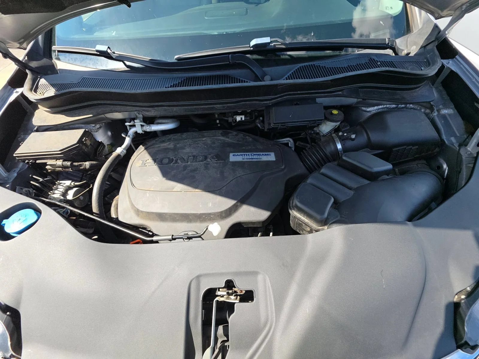 Used 2017 Lunar Silver Metallic Honda Touring image 16