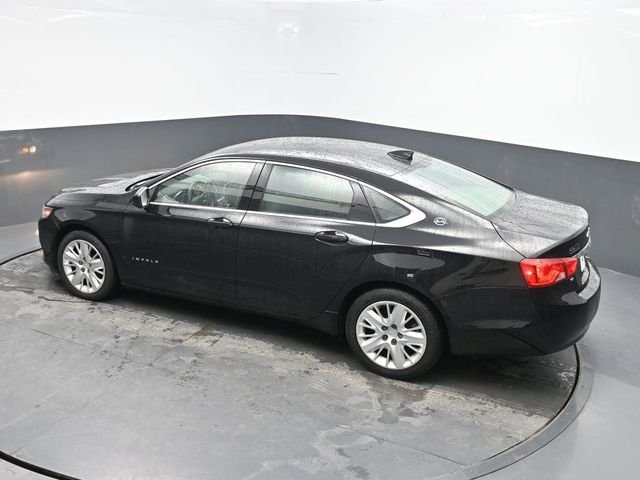 Used 2017 Black Chevrolet LS image 22