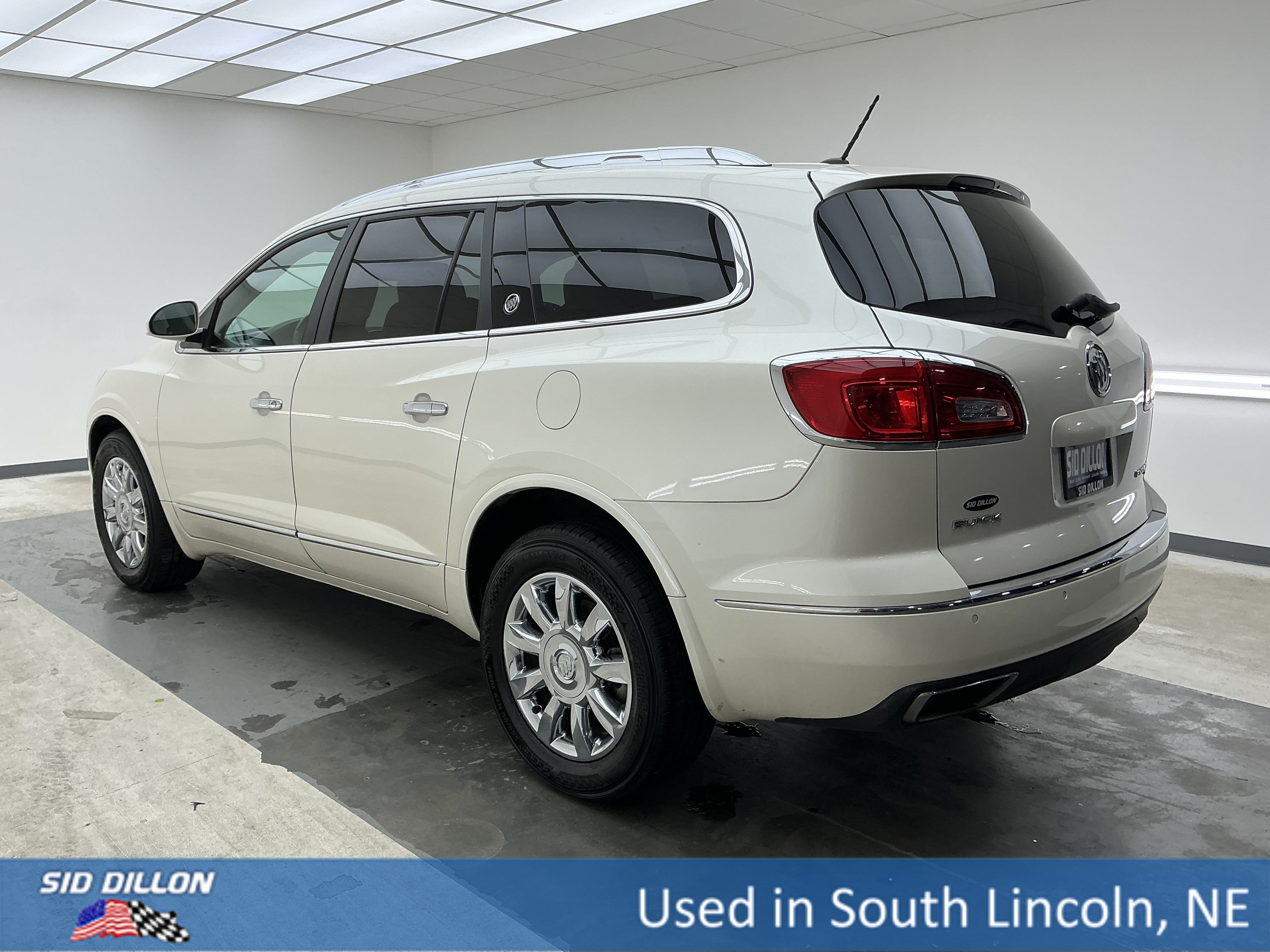 Used 2013 White Diamond Tricoat Buick  image 6