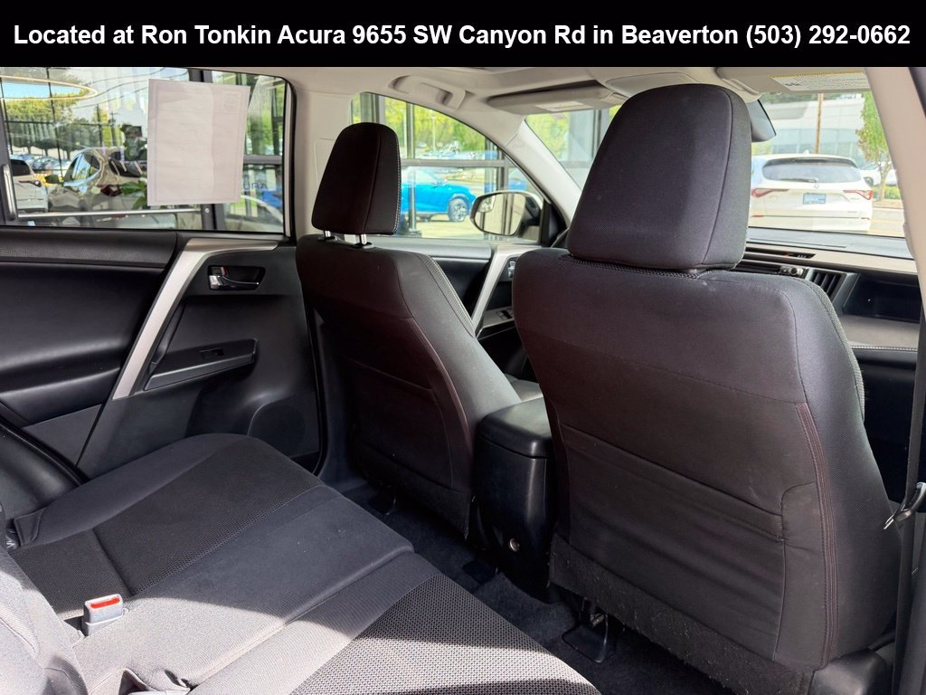 Used 2018 Super White Toyota XLE image 29