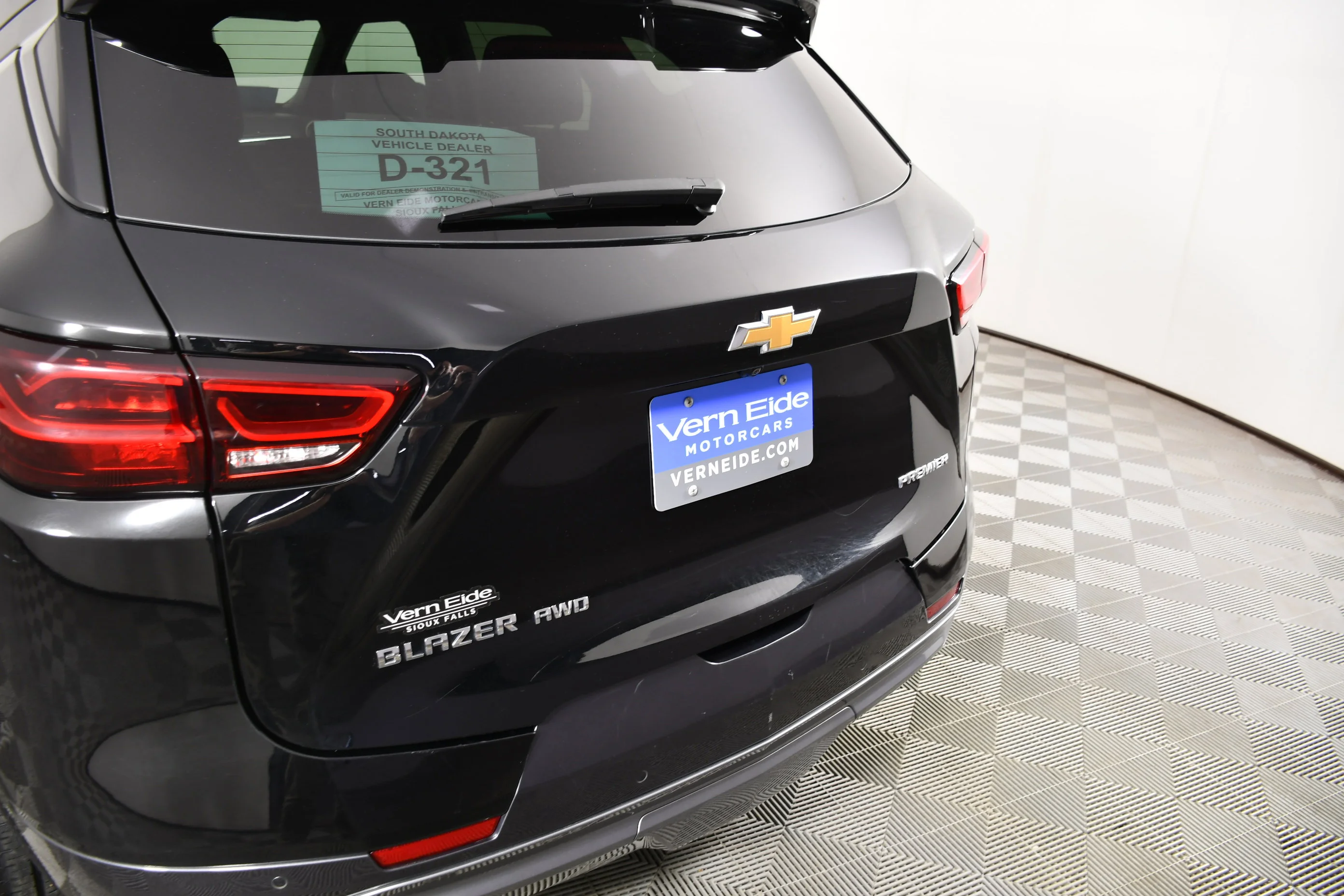 Used 2024 Black Chevrolet Premier image 15