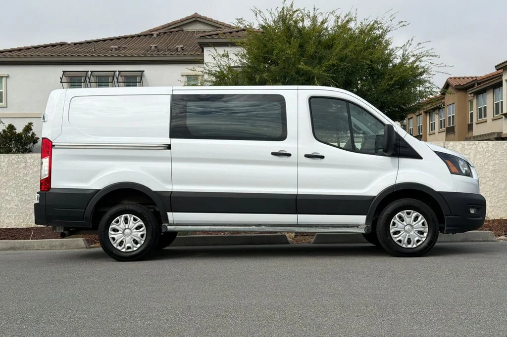 Used 2023 Oxford White Ford Base image 3