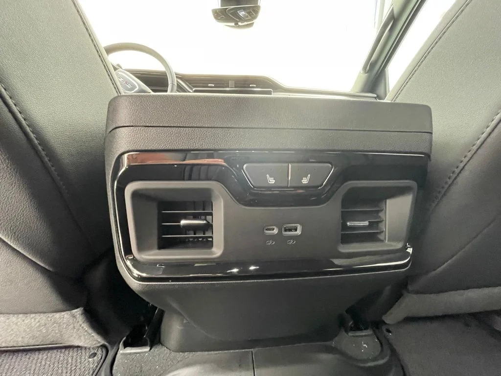 New 2026 White GMC AT4 image 14