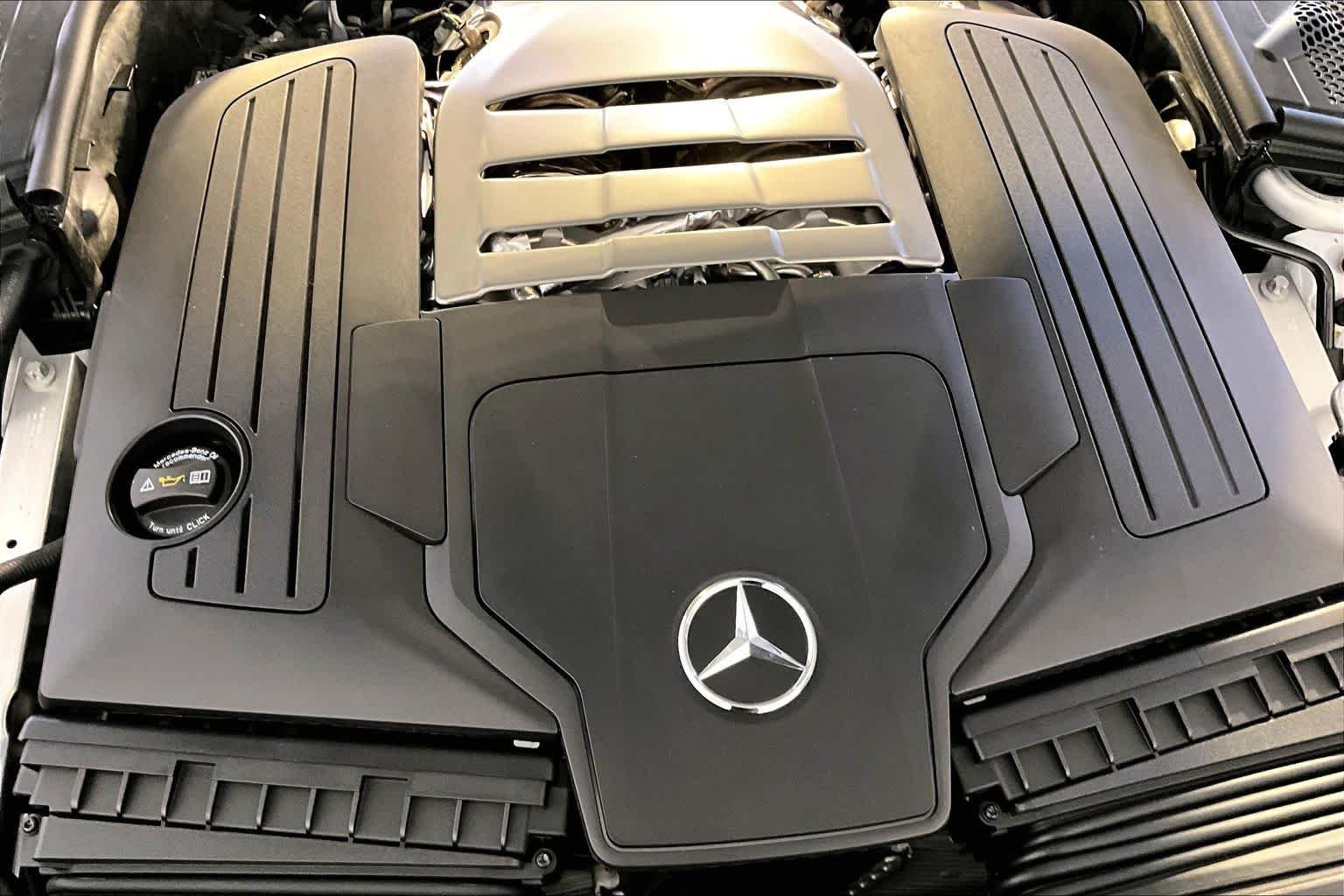 New 2027 MANUFAKTUR Moonlight White Metallic Mercedes-Benz S 580 image 15