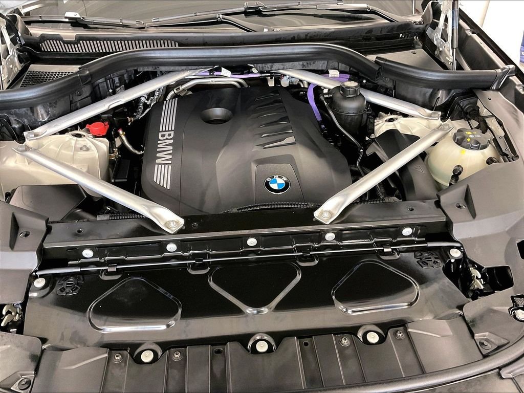 Used 2026 White BMW xDrive40i image 35