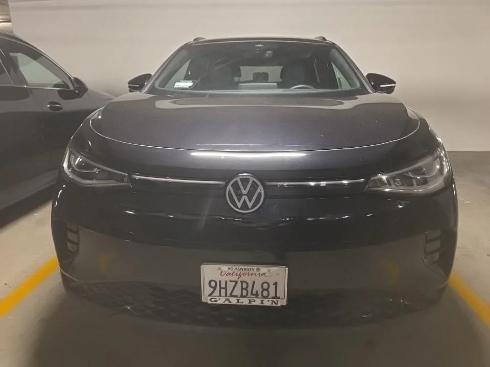 Used 2023 Black Volkswagen S image 2
