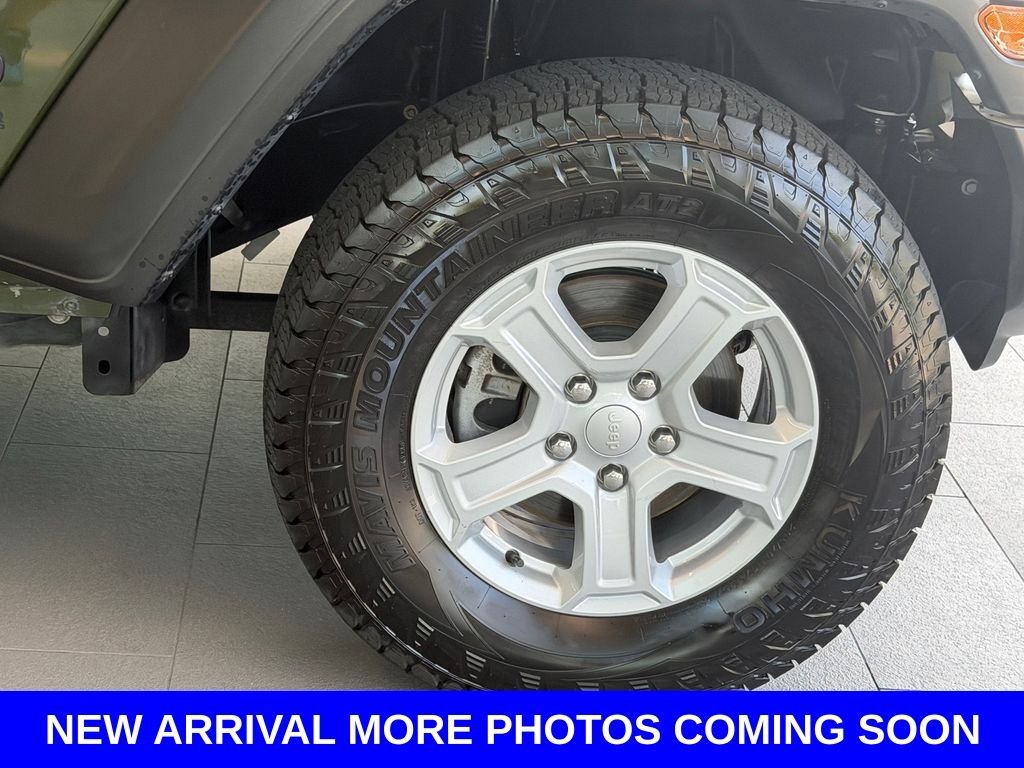 Used 2022 Green Jeep Unlimited Sport S image 9