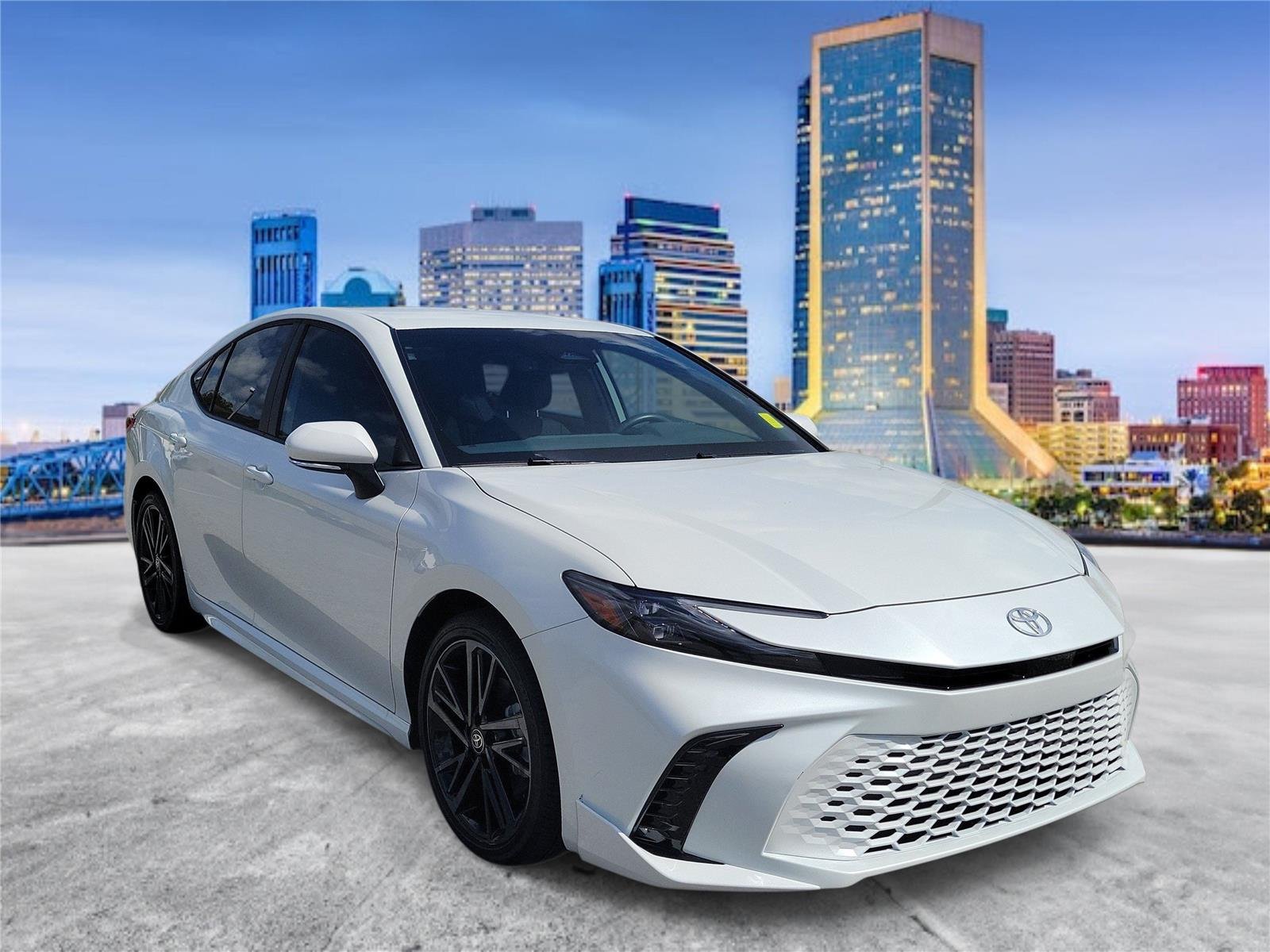 Used 2026 Wind Chill Pearl Toyota XSE image 4