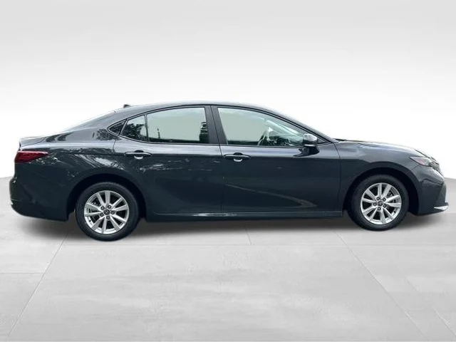 Certified Used 2025  Toyota LE image 6