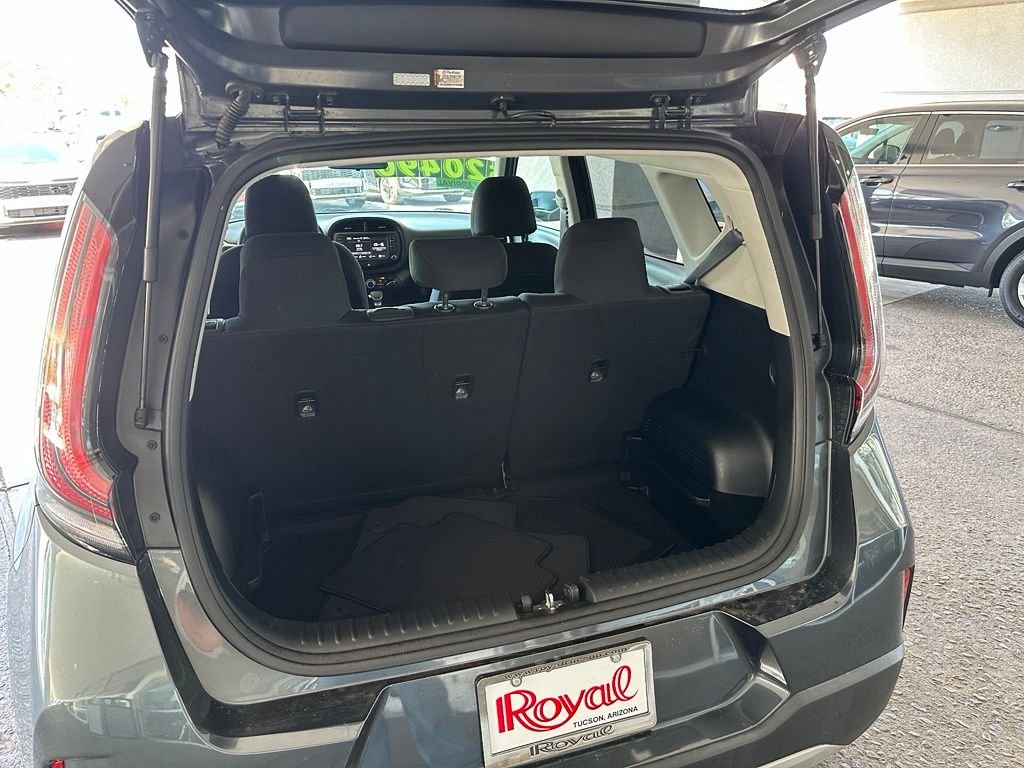 2025 Kia Soul LX - Photo 17