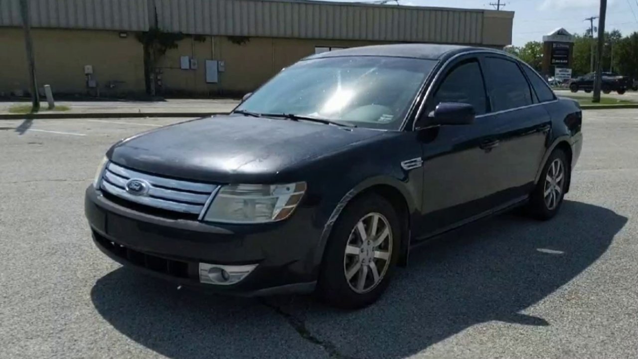 2008 Ford Taurus SEL photo 4