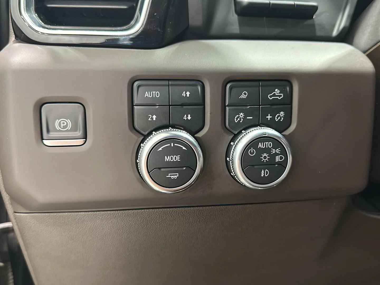 Used 2022 Onyx Black GMC Denali image 16