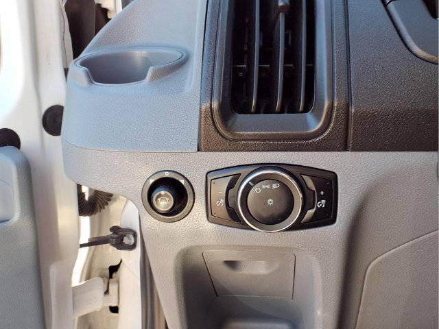 Used 2016  Ford XL image 9