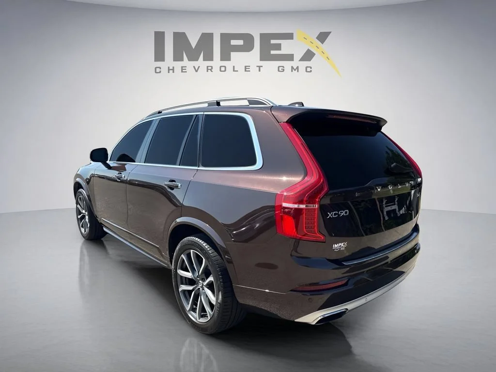 Used 2018  Volvo Momentum image 3