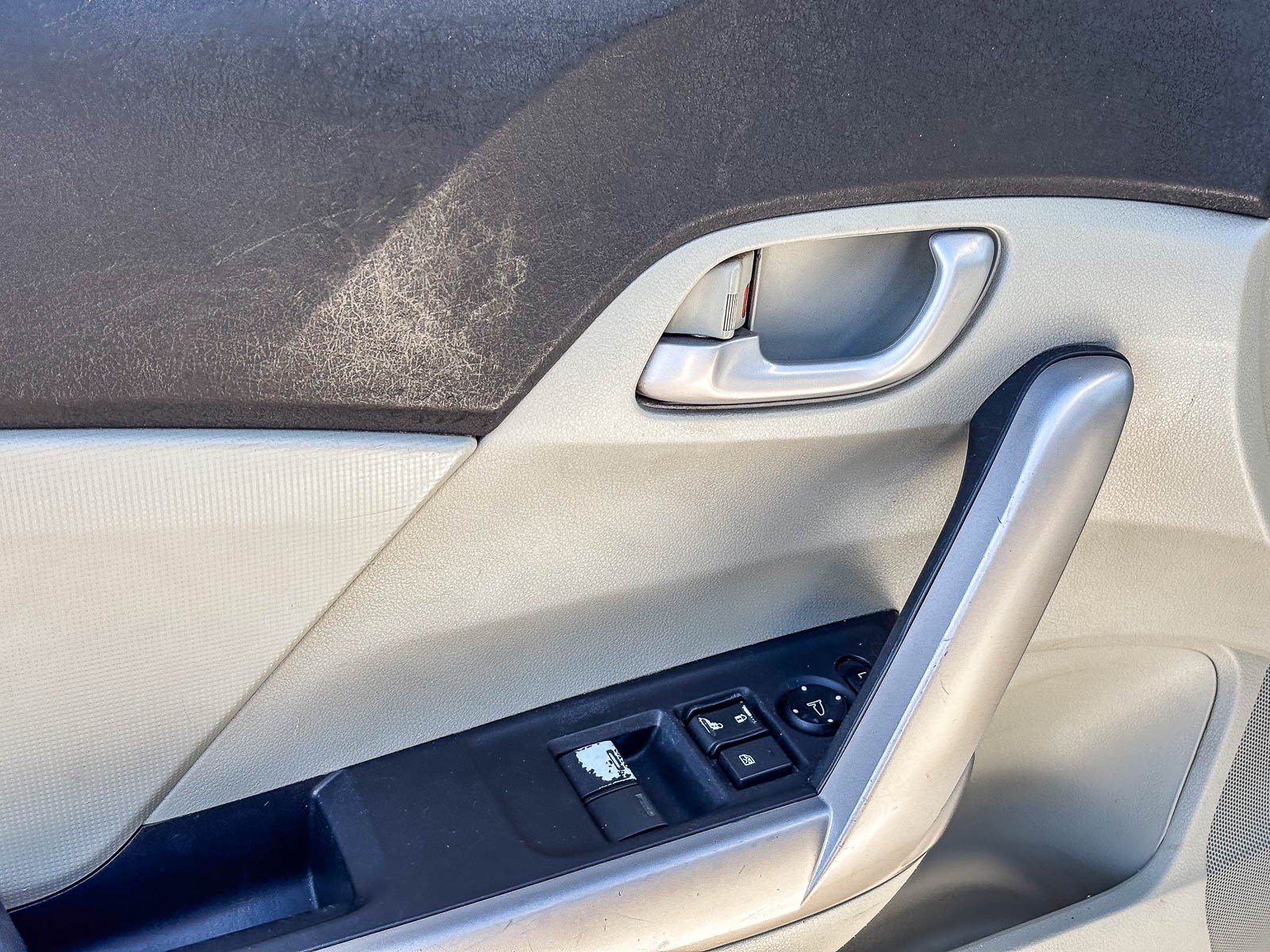 Used 2012 Taffeta White Honda LX image 16