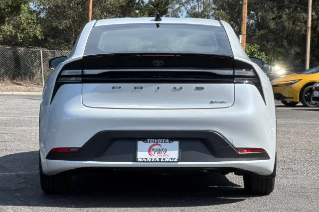 New 2027 Wind Chill Pearl <sup>1</sup> Toyota  SE image 5