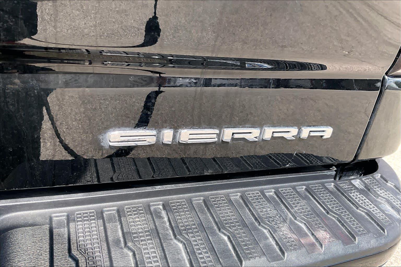 Used 2024 Onyx Black GMC Denali image 10
