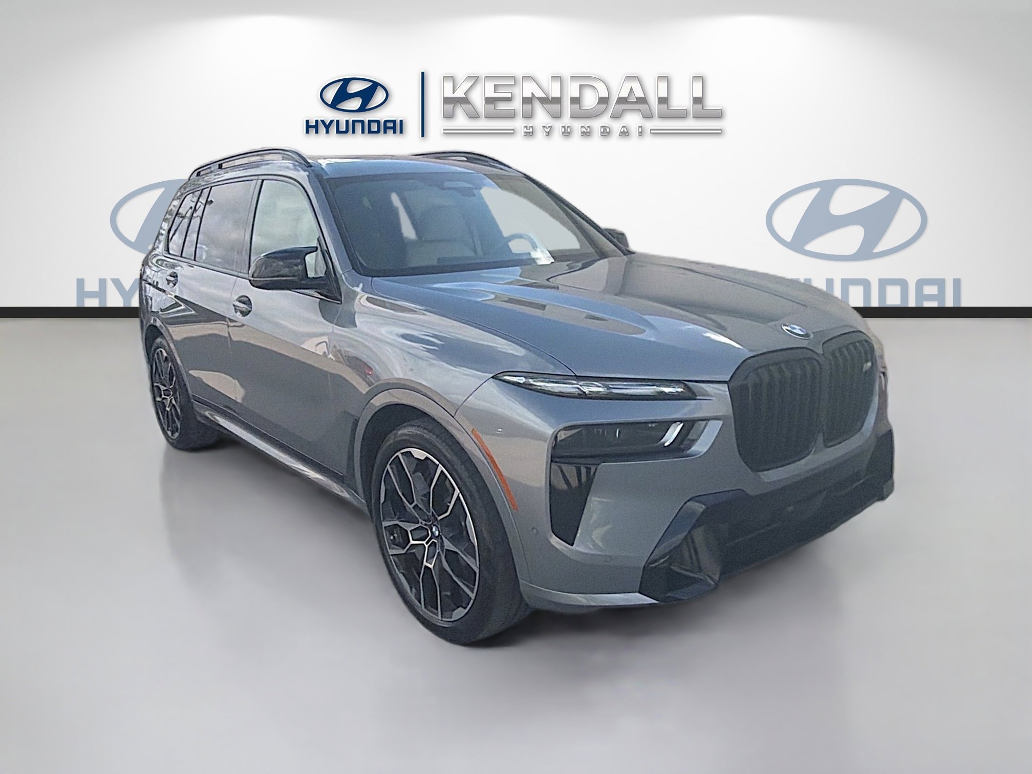 2025 BMW X7 M60i's photo