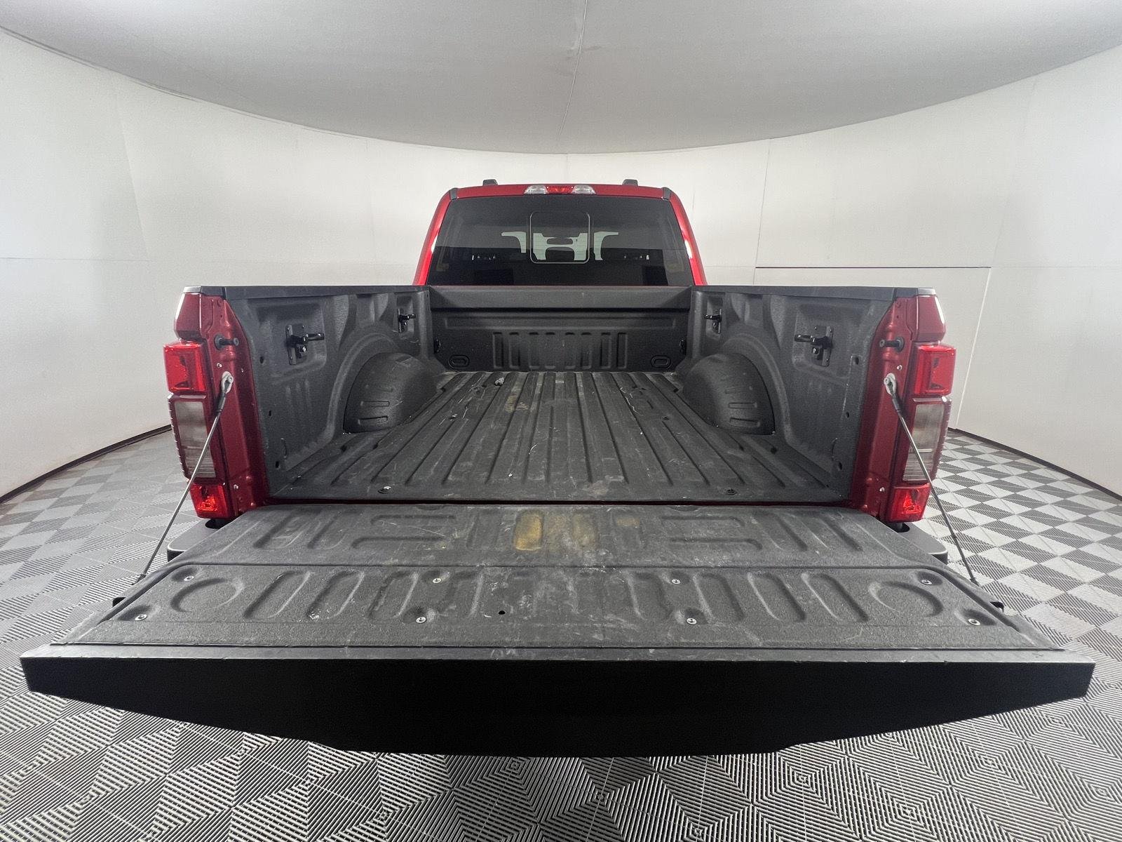 Used 2022 Rapid Red Metallic Tinted Clearcoat Ford XLT image 20