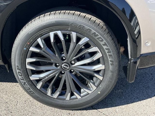 New 2026 Champagne Silver Metallic / Super Black Two-tone Nissan Platinum image 11