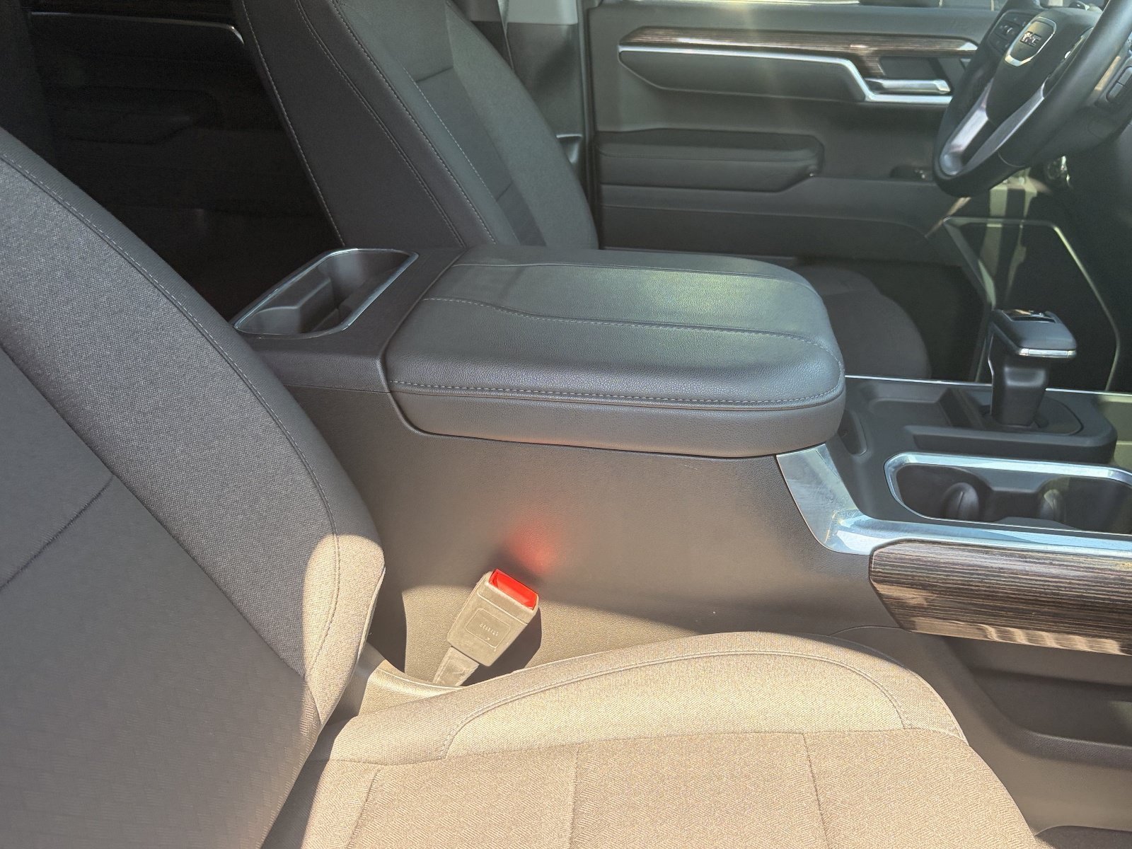 Certified Used 2025 Summit White GMC Elevation image 4