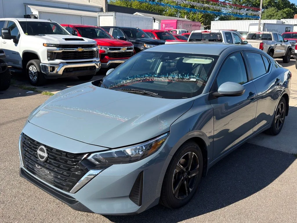 Used 2024 Gray Nissan SV image 7