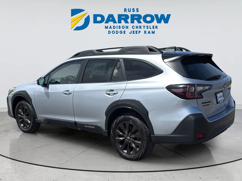 Used 2025 Silver Subaru Onyx Edition image 3