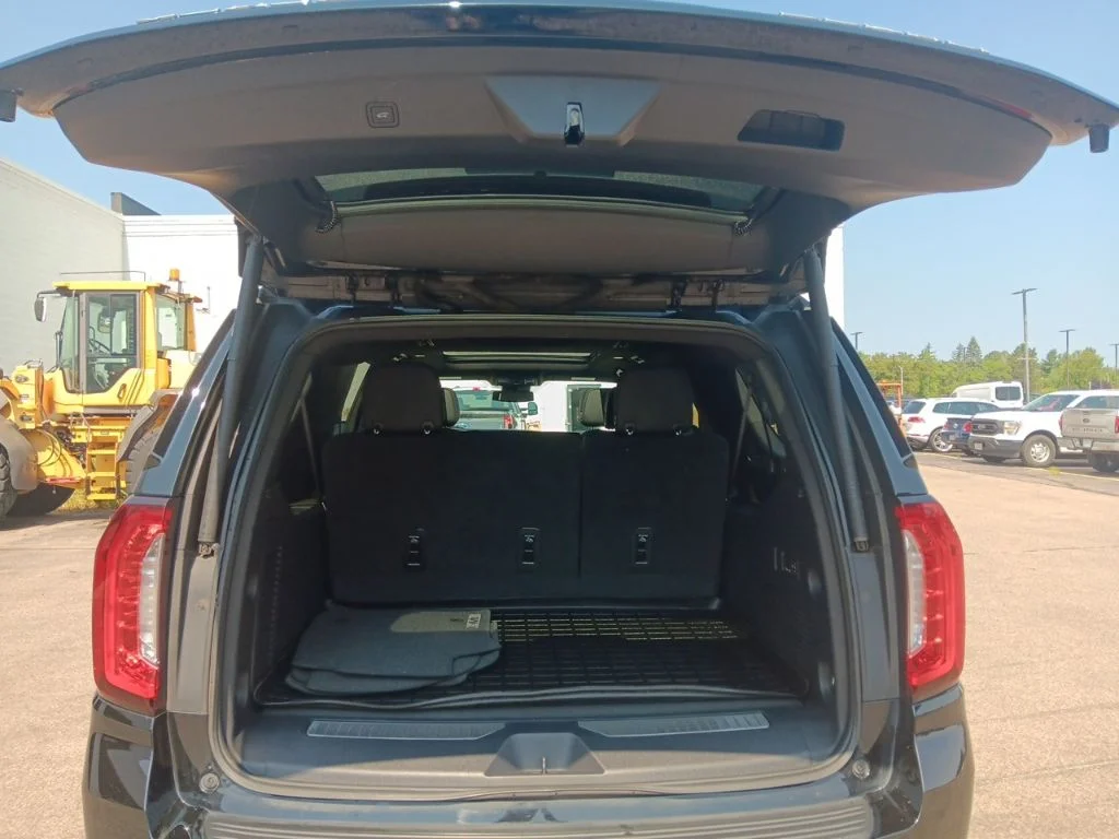 Used 2023 Onyx Black GMC Denali image 30