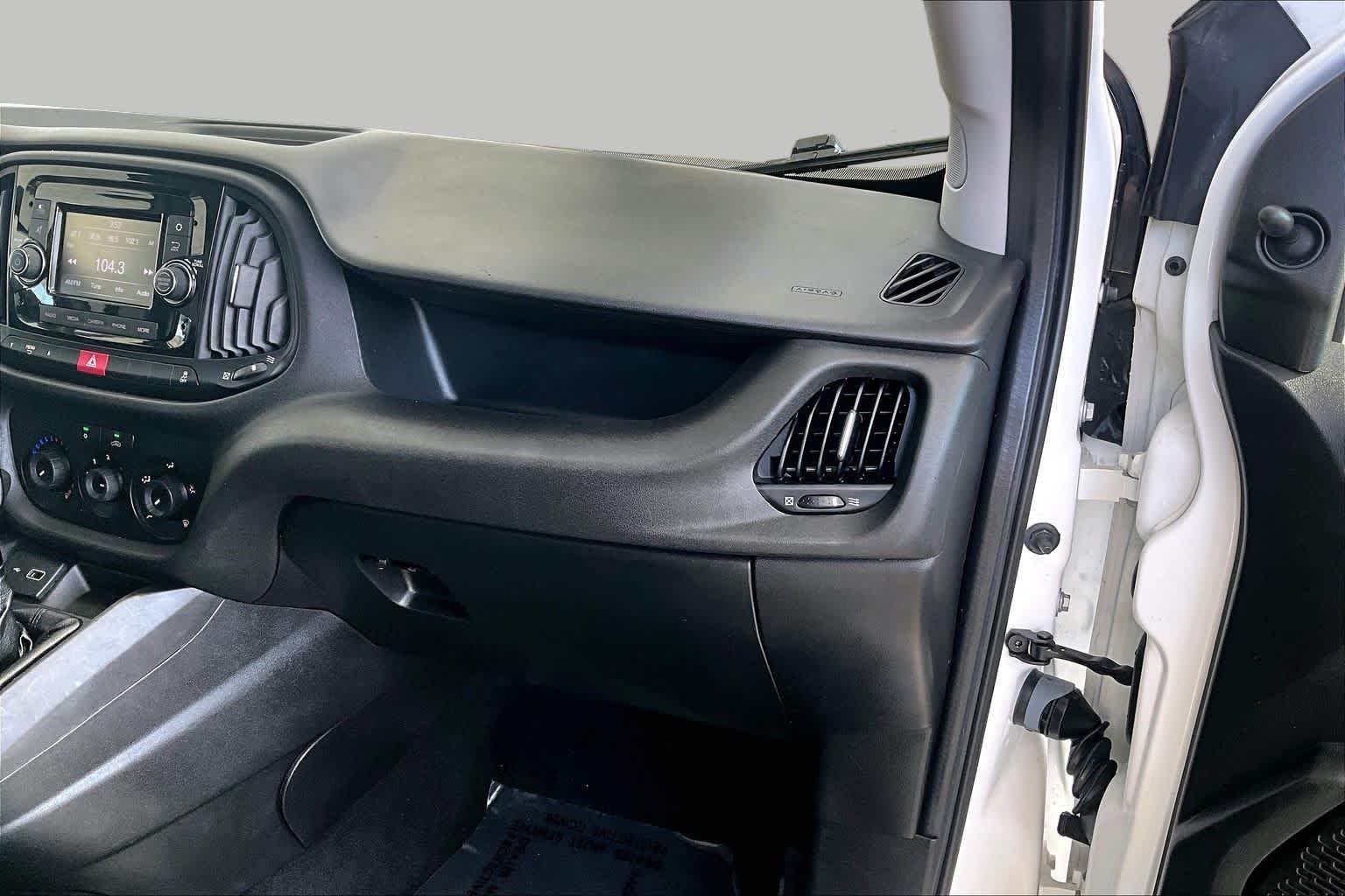 Used 2022 Bright White Ram Tradesman image 18