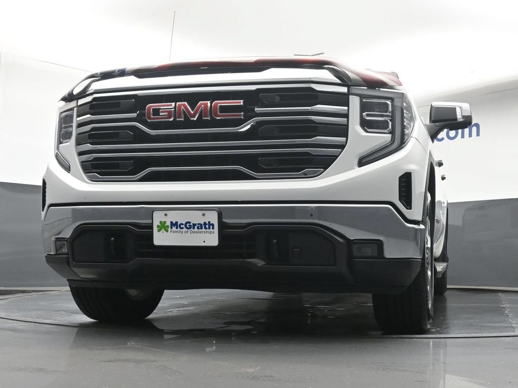 Used 2023 White GMC SLT image 7