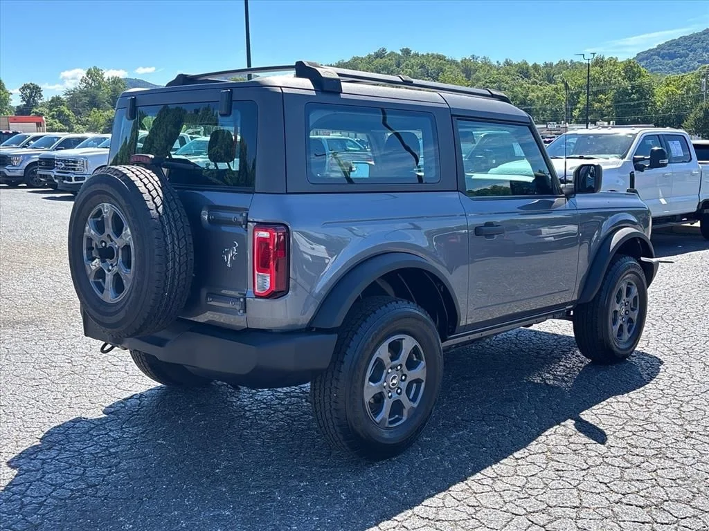 2021 Ford Bronco Base - Photo 8
