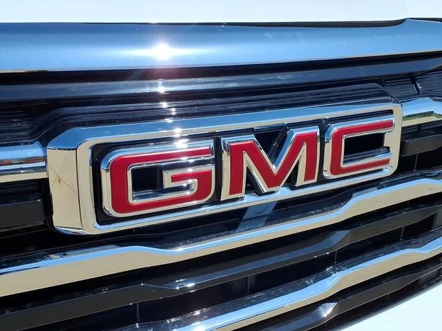 Used 2026 Summit White GMC Elevation image 24