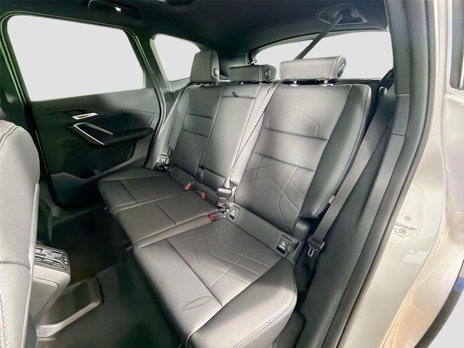 New 2026 Space Silver Metallic BMW xDrive28i image 48